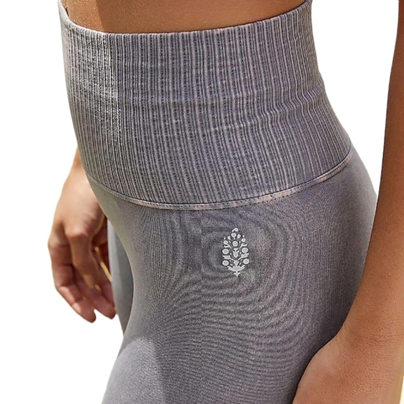 FREE PEOPLE Movement Mineral Wash Grey Good Karma Leggings Size M/L NWOT - Picture 4 of 9